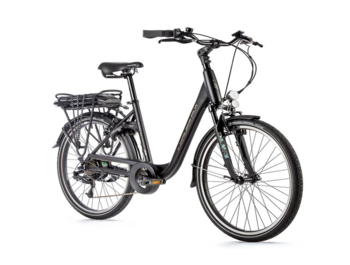 Ein elegantes, City E-Bike mit Heckmotor, 468-Wh-Akku, gefederter Vorderradgabel und abgesenktem Einstieg für ein komfortables Fahrgefühl. Gebaut auf 26"-Rädern.